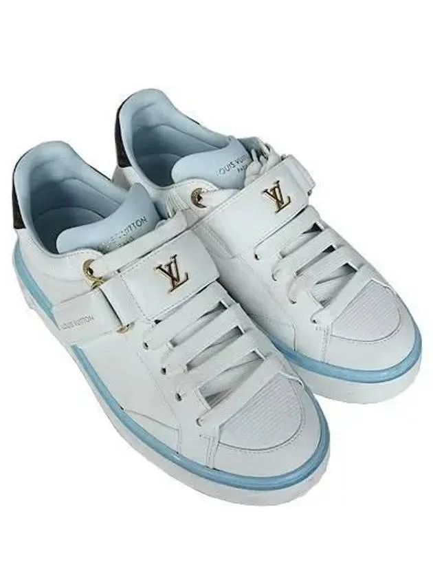 1AB195 Time Out Women s Sneakers 235