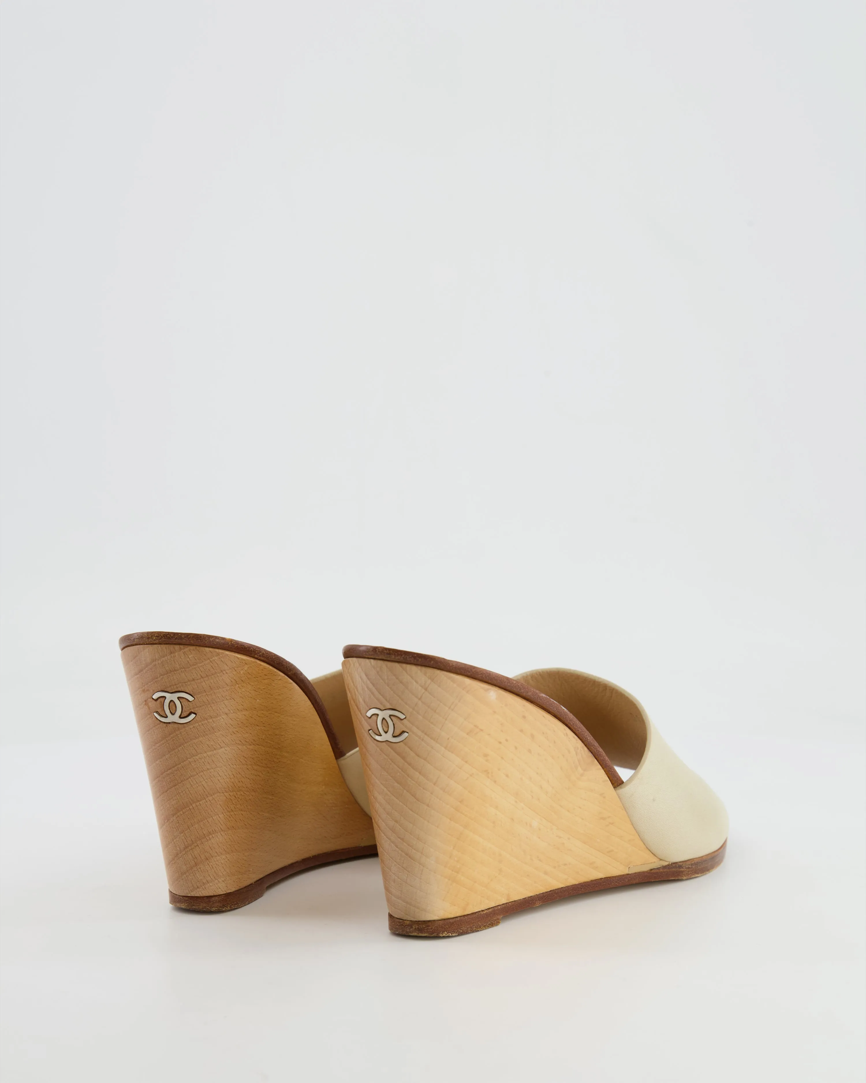 Chanel Cream Wooden Heeled Leather Mules With Cc Logo Detail Size Eu 39.5
