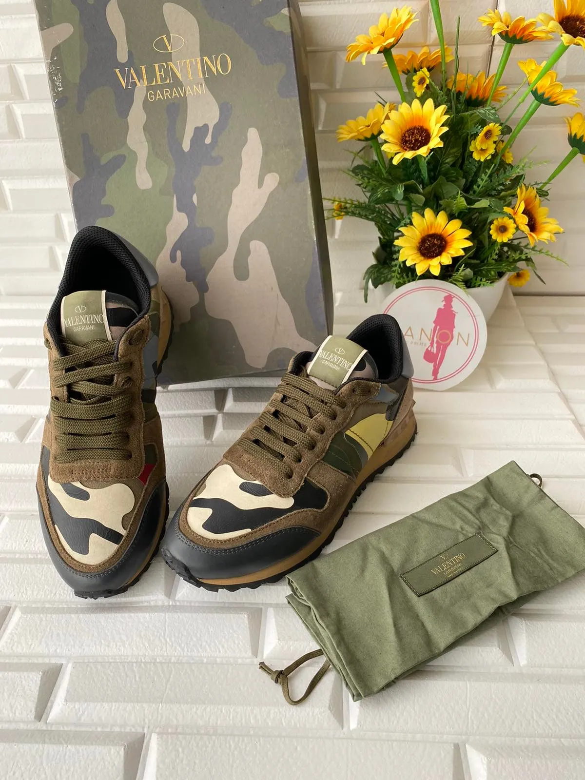 Sneakers